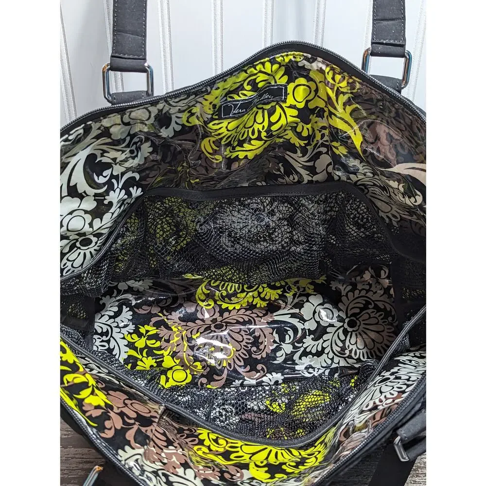 Vera Bradley Black Quilted Vinyl Lined Multicompartment Washable Baby Bag Tote